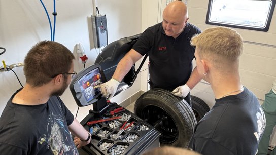 wymiana opon i obsluga TPMS