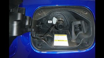 Wlew baku samochodu wodorowego Toyota Mirai na szkoleniu BETiS