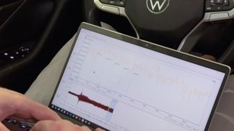 wykresy pomiarowe hałasów na laptopie z użyciem PicoScope NVH